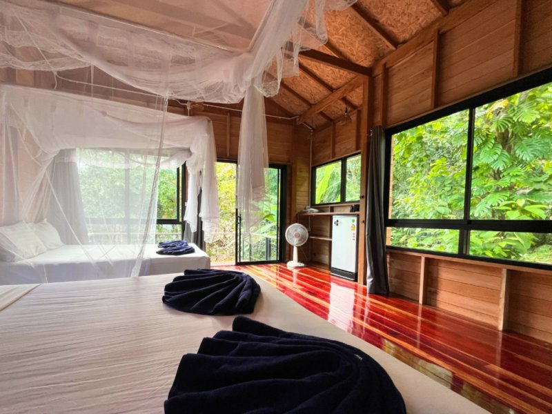 Familienzimmer Balkon Natur Hügel koh Mook