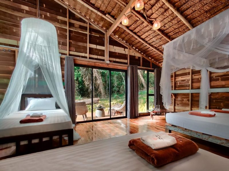 Familienzimmer Terrassenblick Schlafzimmer außen - Nature Hill - Koh Mook