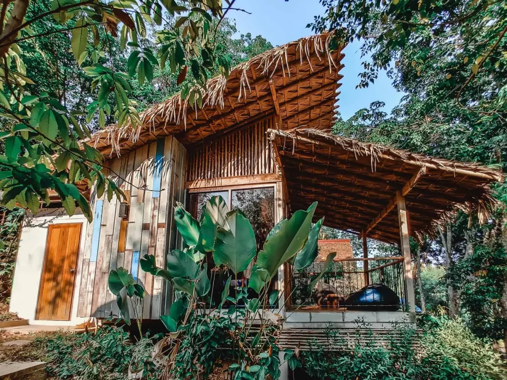 deluxe bungalow double outside